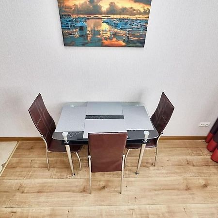 Ultracentral Spacious Apartment キシナウ エクステリア 写真