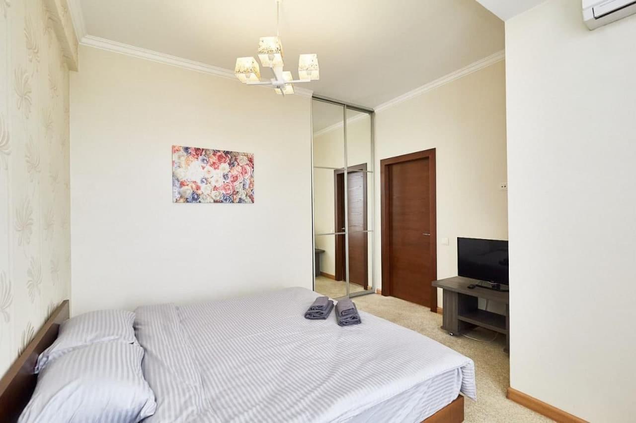 Ultracentral Spacious Apartment キシナウ エクステリア 写真